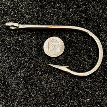 Load image into Gallery viewer, FUDO Southern Tuna/Swordfish Ringed Eye Hook.  SS
