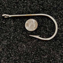 Load image into Gallery viewer, FUDO Southern Tuna/Swordfish Ringed Eye Hook.  SS
